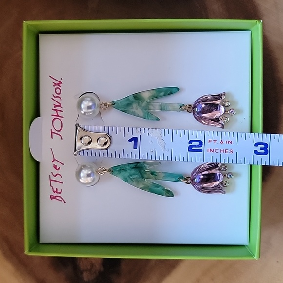 BETSEY JOHNSON TULIP DROP EARRINGS - Picture 5 of 6
